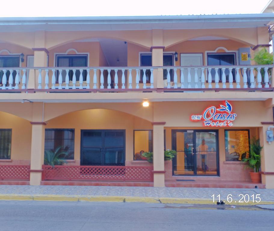 Uw Oasis Hotel La Ceiba Exterior photo