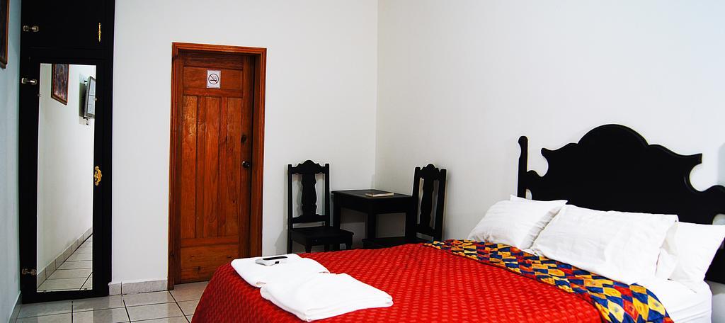 Uw Oasis Hotel La Ceiba Room photo